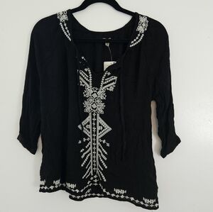 ECOTE ANTHROPOLOGIE Black Embroidered Long Sleeve Keyhole Blouse Size XS